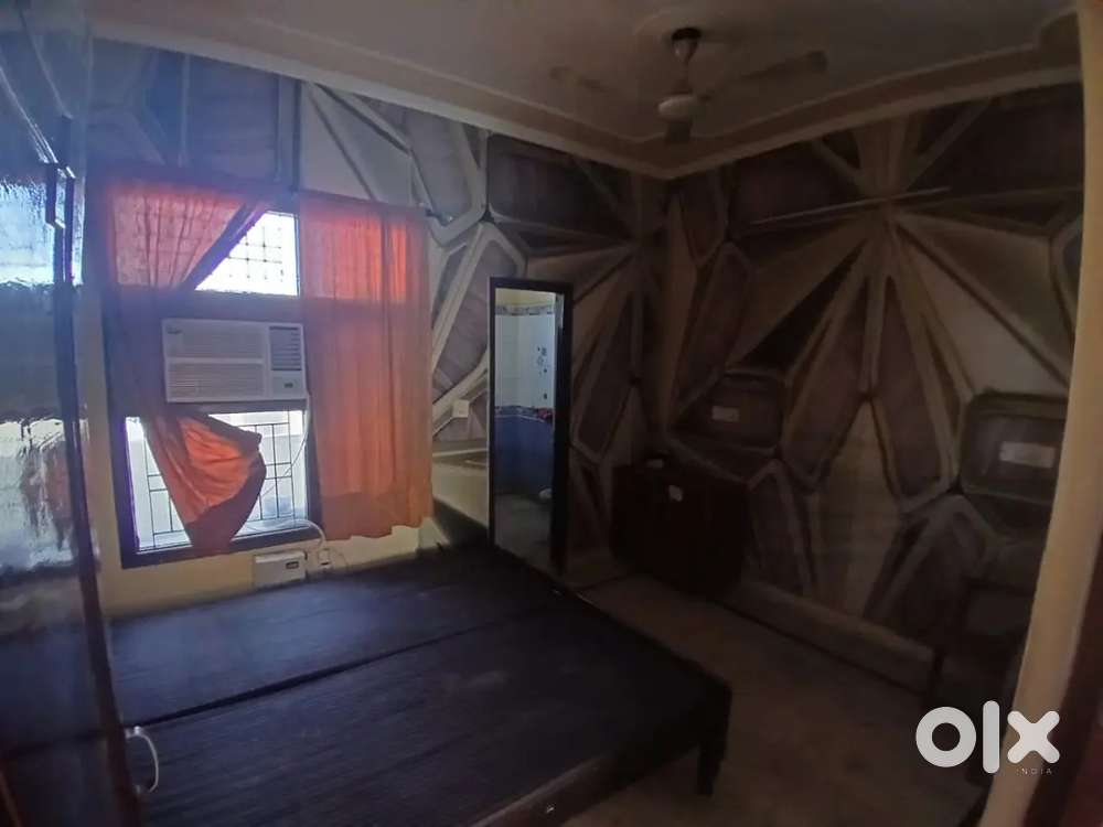 Need flatmate girl or boy