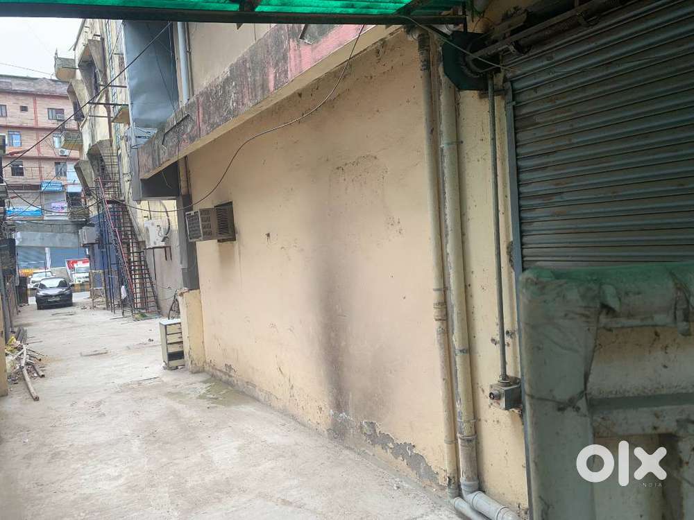 New Dak Bunglow Road par 350 sq ft shop + 900 sq ft godown rent par
