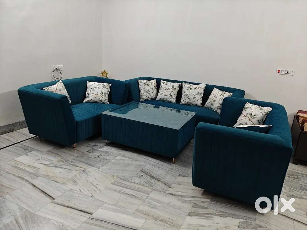 7 Seated Sofa Set With Table