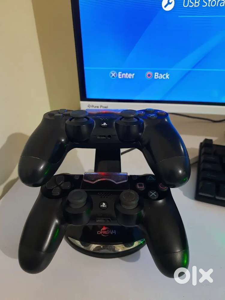 Sony original ps4 Controllers and Fast Charging Dock