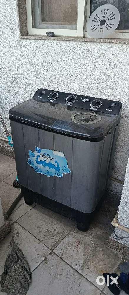 Semi automatic washing machine