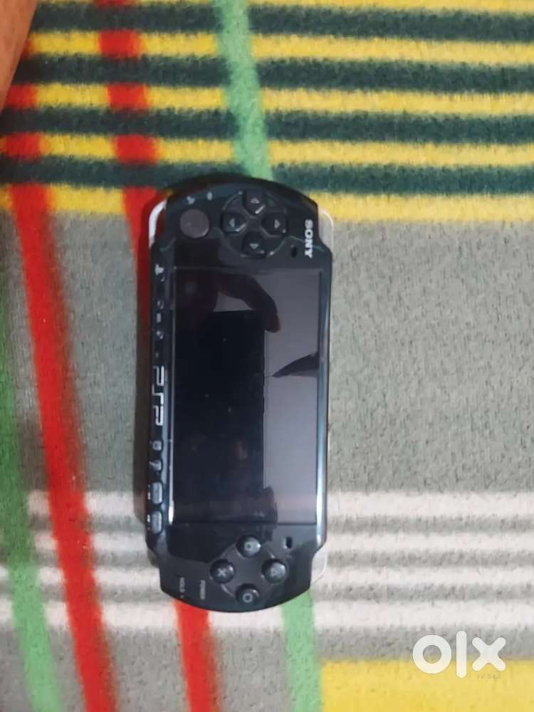 Sony PSP 3004 playstation console without battery