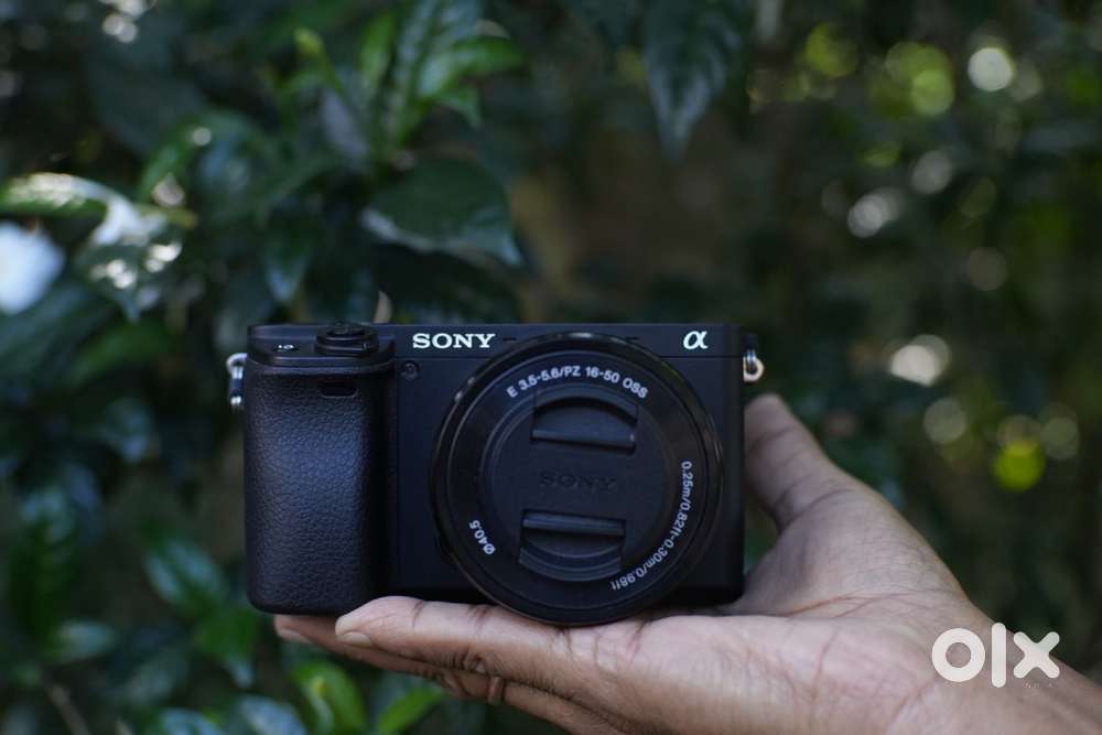 Sony A6400 with 16-50 mm lens for Sale.