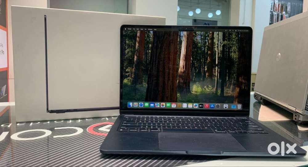 MacBook Air M2 2022 16GB/256GB Midnight Price 56,000/-