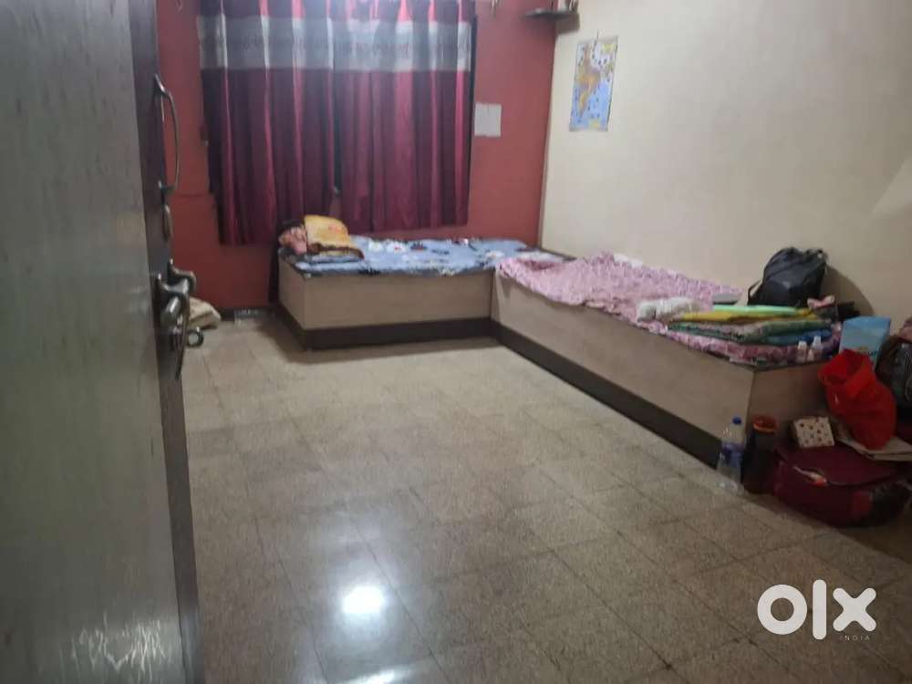 Bachelor room available for girls