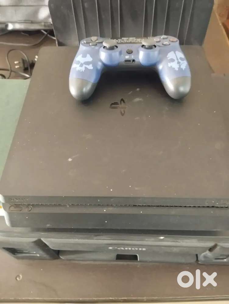 Selling PS4 if required then text me