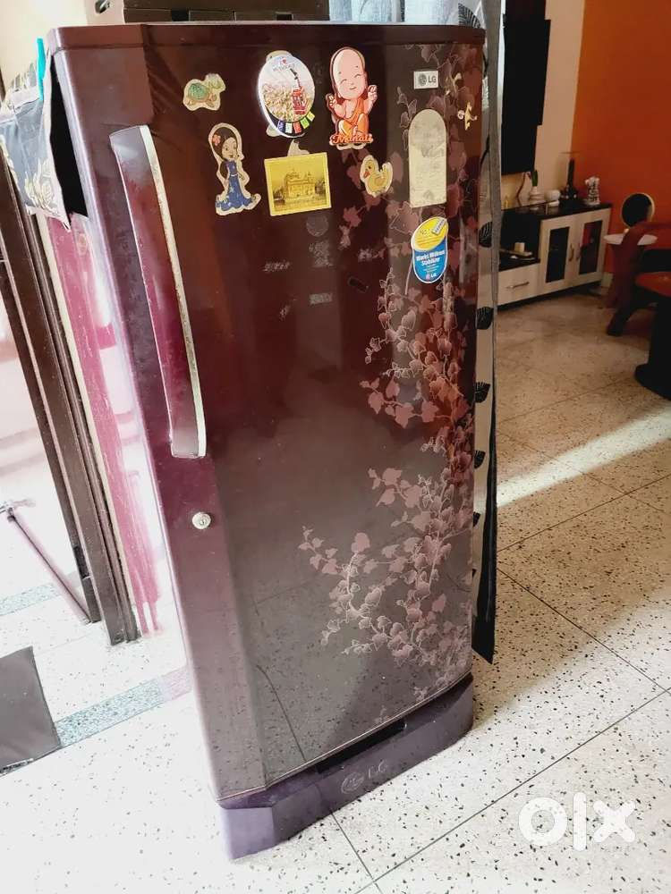 Single door fridge is available for sale