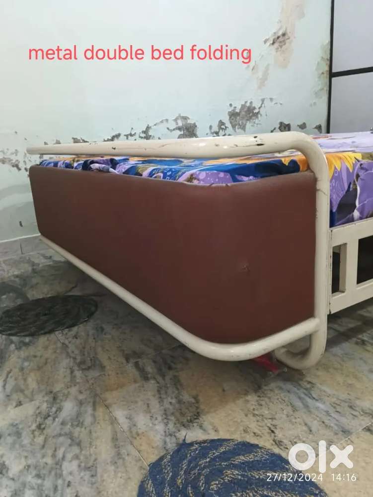 Dinning Table+Bed with mattress 6 inch