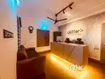 Female : Telecalling staff/Front office