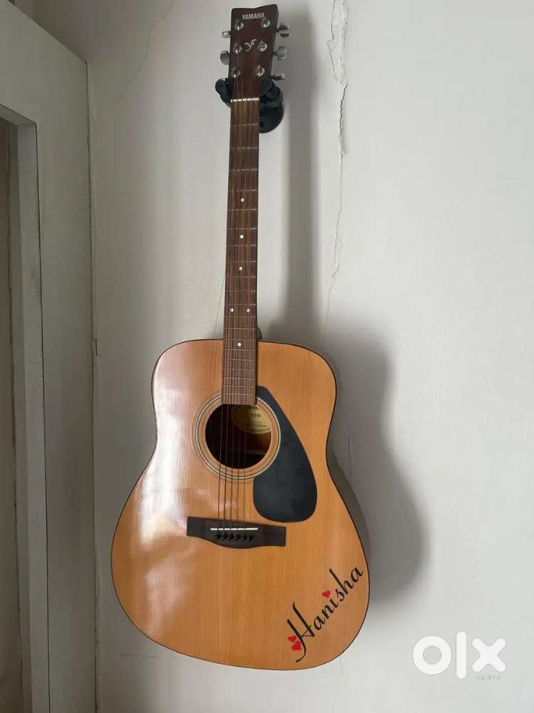 Yamaha guitar