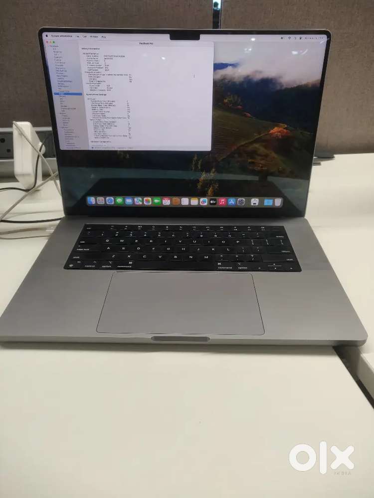 MacBook Pro 16 M1 Pro 16GB/512GB  422 Cycles 89% Battery Mint conditn