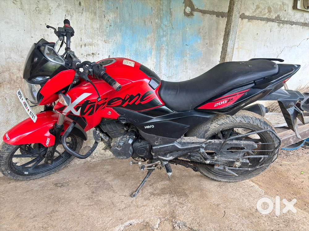 A 199.6cc 5- speed manual and cool engine and speed around 144kmh