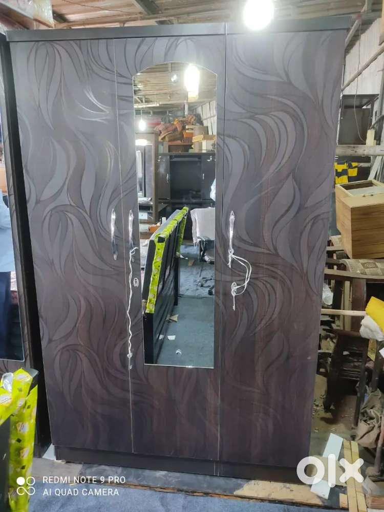 It's New manufacturing 3 door wardrobe