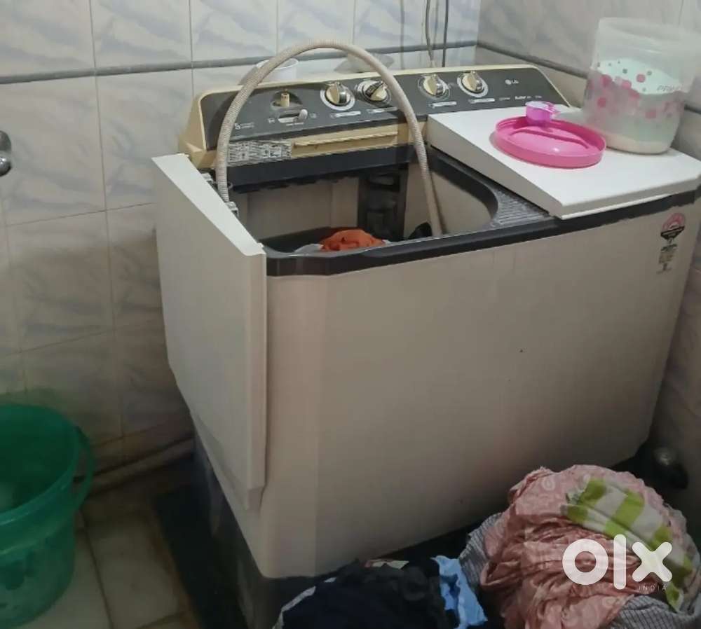 Semi automatic washing machine