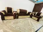 5 seater sofa.., sath me cover bhi.., well ok condition Urjent sell h