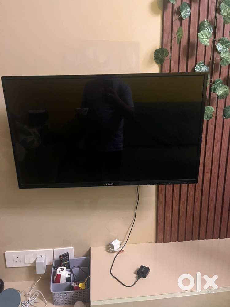 32 inch LLOYD led tv