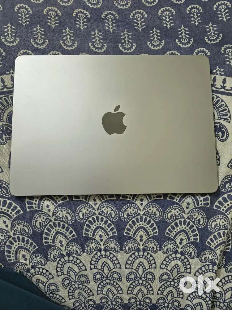 Apple Macbook Air M2- 512 GB varient