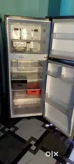 LG 242 L Double Door Refrigerator