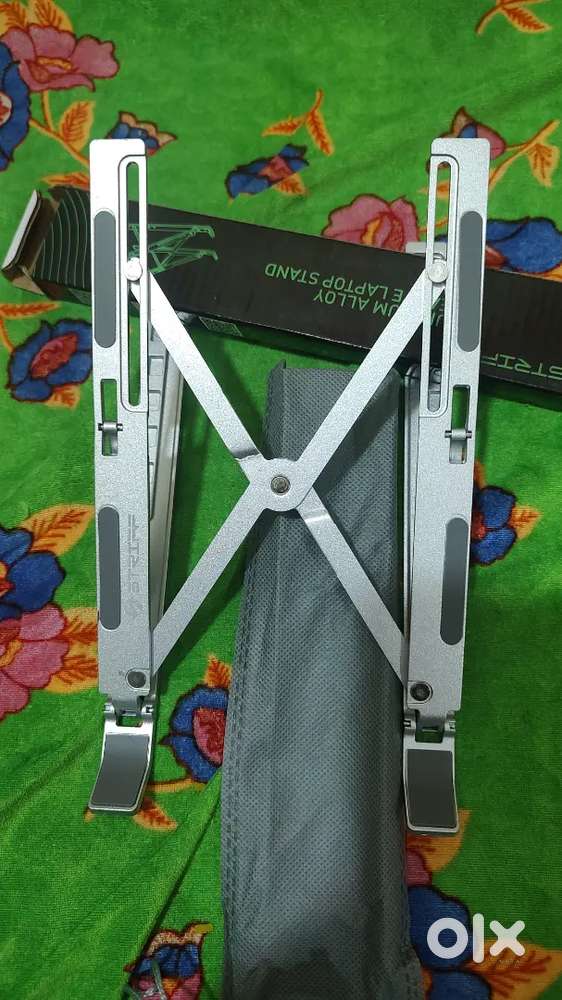 Bluetooth Mouse + Laptop stand