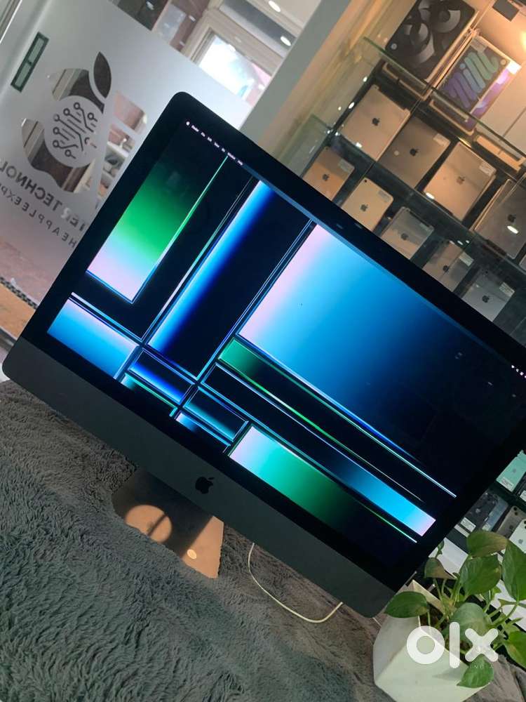 iMac pro  2017  64GB-1TB  27inch  8GB Graphics  5K Retina  WRNTY