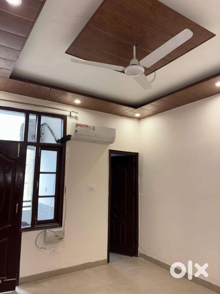 2BHK FLATE REGALIA TOWER WITH LIFT NEAR TO GURUDWARA DHAKOLI