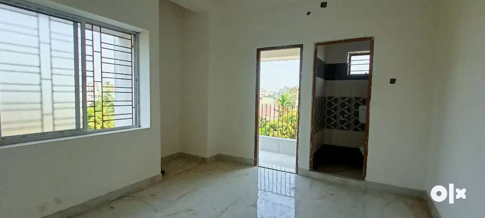 Ready SE facing 4BHK 4Toilets 2 Balconies in Garia Boral at 45 L