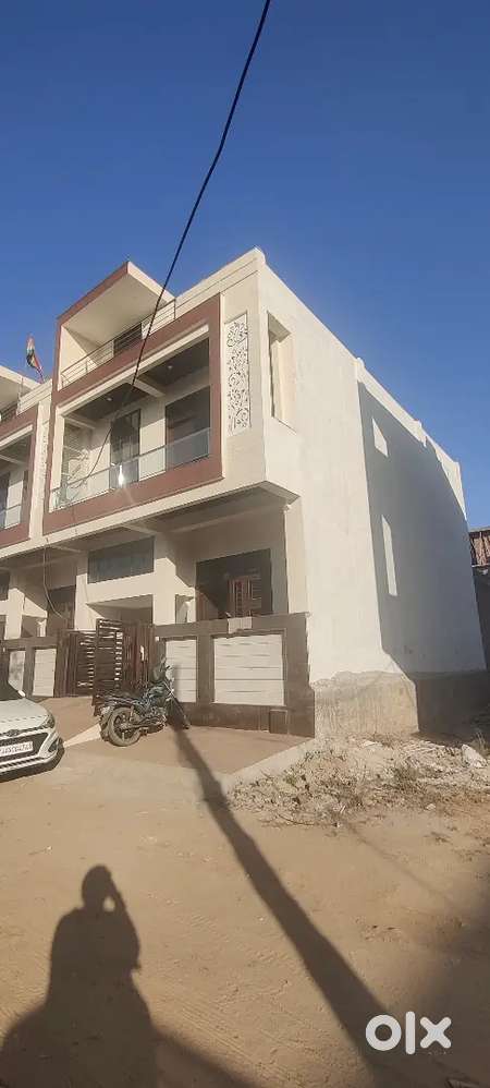2 किचन वाला 4BHK (2BHK+2BHK) फुल डूप्लेक्स हाउस नियर डी मार्ट करधनी