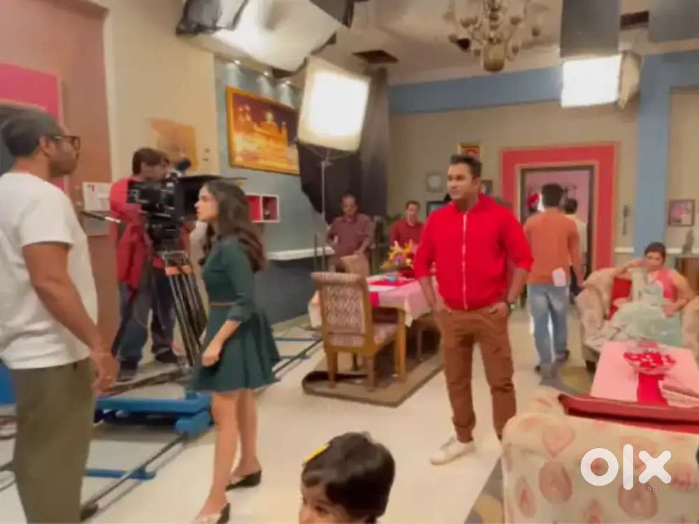 NEED HOUSEWIFE LADY FOR SHOOTS CROWD TARAK MEHTA SERIAL