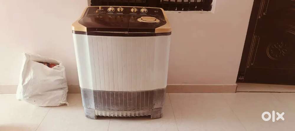 L.G 6.2kg semi automatic washing machine