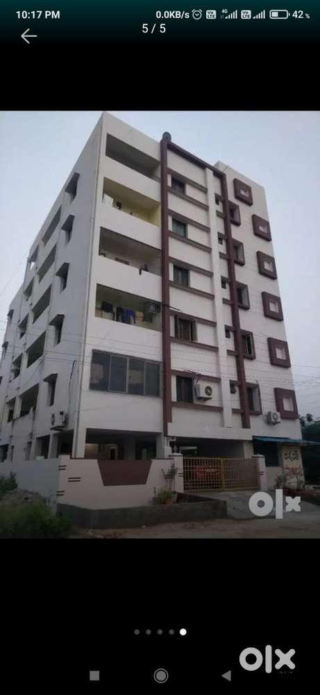 1175 sq feet east face fully furnished well maintained by owners