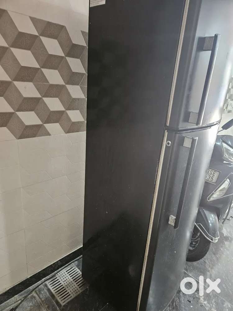 Whirlpool 340 Litre ( Working)