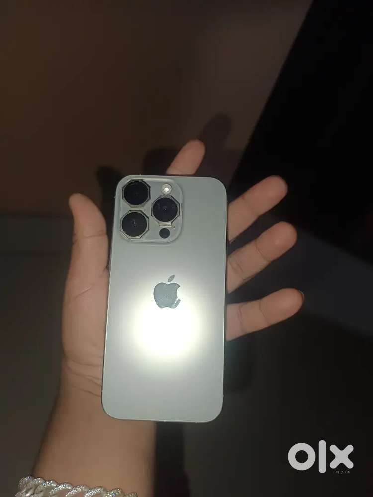 iPhone 15 pro battery health 86 with box cable