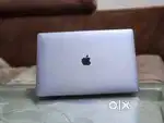 Apple Macbook Pro i7 16GB Ram 512GB Apple SSD 5.5gbGraphics Touchbar