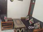 Jaga kam h isiliye sofa bech rhe hai