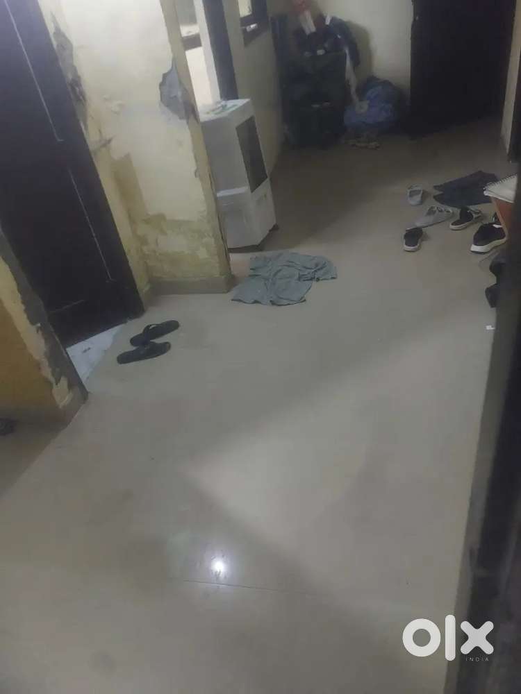 Need 2 Flat mate rent 5000 per person no broke