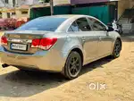 Chevrolet Cruze 2012 Diesel showroom condition maintained