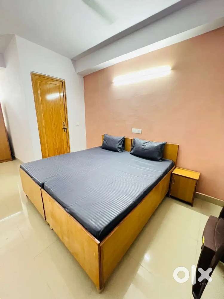 Girls PG Sector 35 near me city centre metro noida