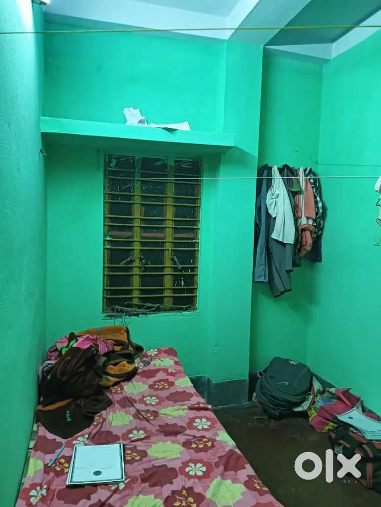 Girls PG for students single occupancy near to Krishna Glass bus stop