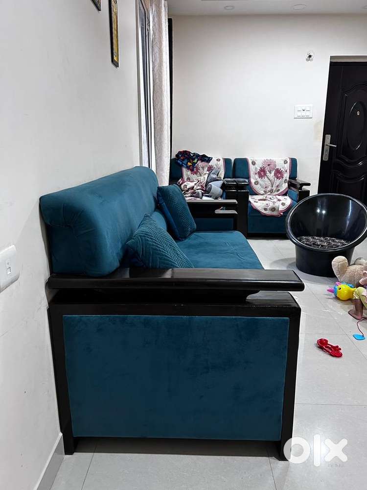 3+1+1 sofa made of solod wood material with coffee table