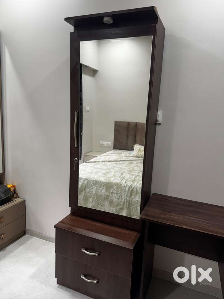 Dressing table