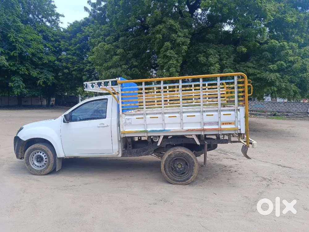 Isuzu d max truck