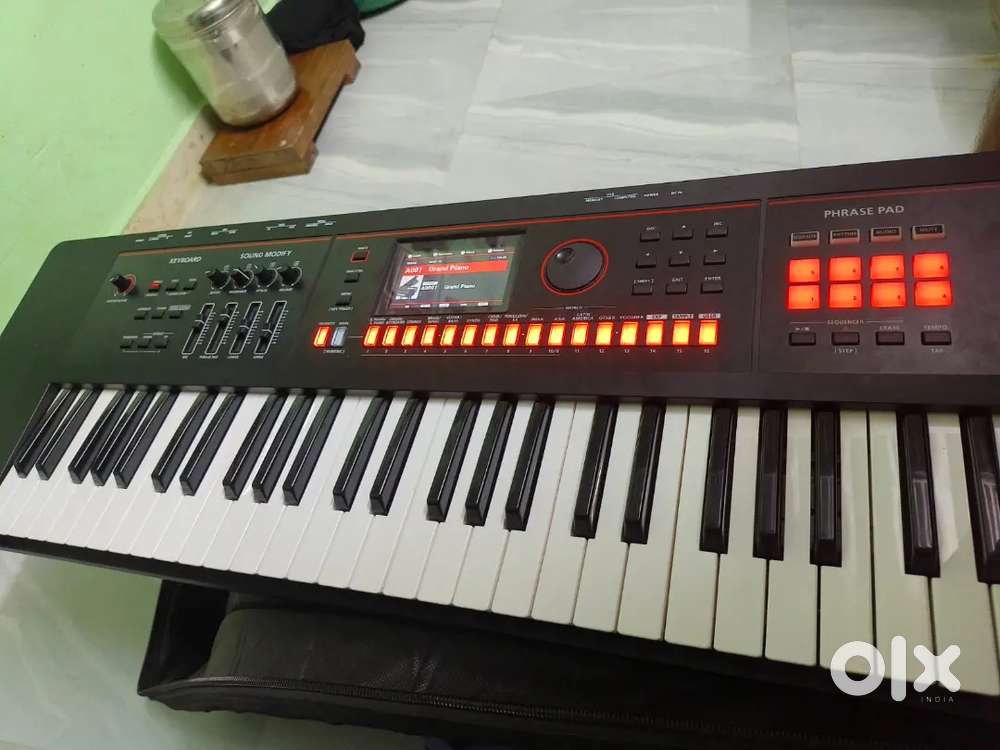 Roland xps 60 new condition
