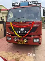 1109 chalane ke liye driver chahiye