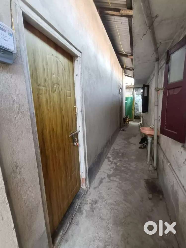 ROOM AVAILABLE FOR RENT