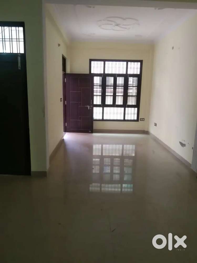 Couples, girls, family 3 bhk indipendent house for rent