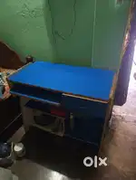 Computer table