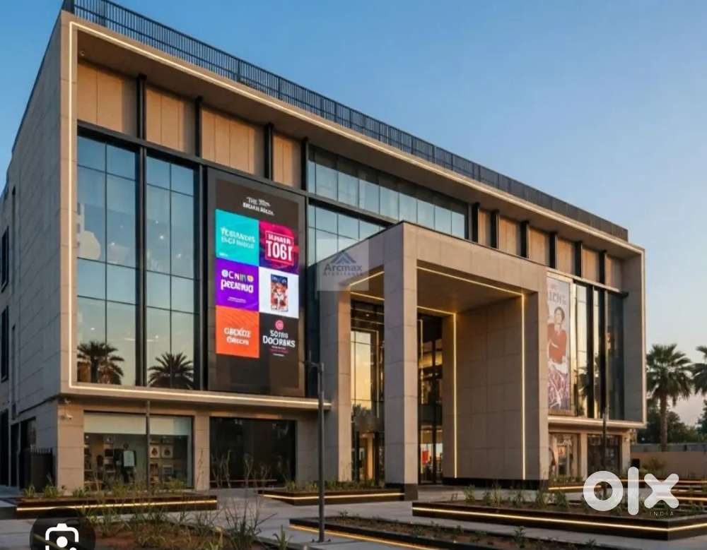 6400sqft indipendant commercial 3 floor building at panampilly nagar