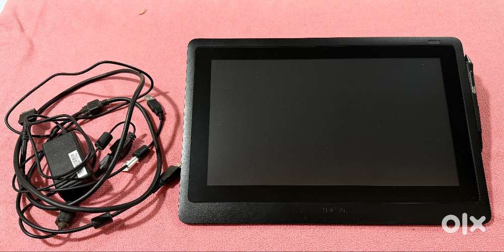 Wacom Cintiq 16_DTK-1660 Creative Pen Graphic Tablet with Vibrant HD D