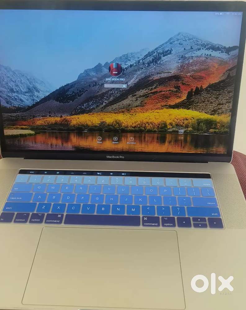 Apple laptop i9 very Good condition with amazing speed,,less used