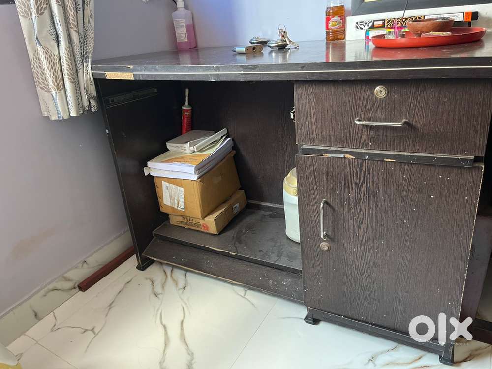 Computer Table for sale